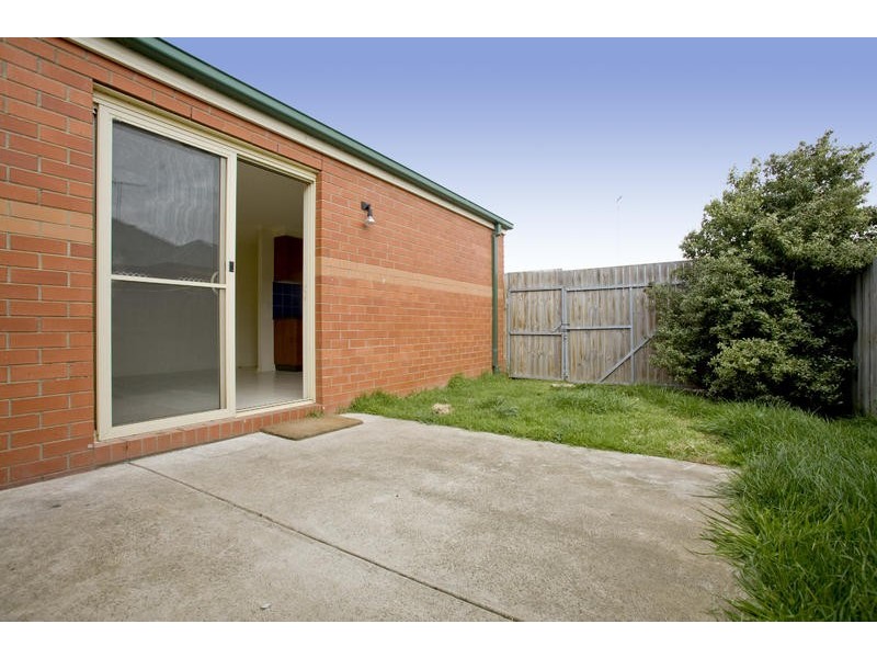 3/32 Myrtle Grove, North Shore VIC 3214
