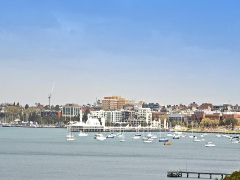 31 Balmoral Crescent, Rippleside VIC 3215