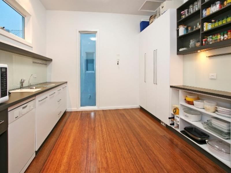 31 Balmoral Crescent, Rippleside VIC 3215