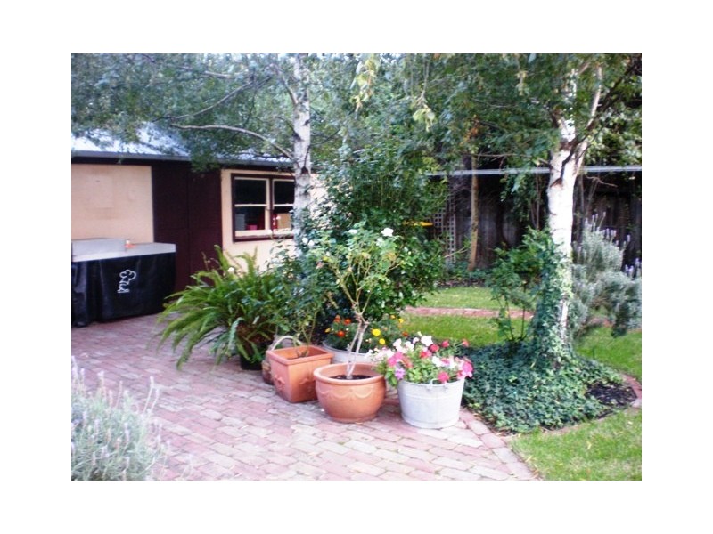 18 Waratah Street, Geelong West VIC 3218