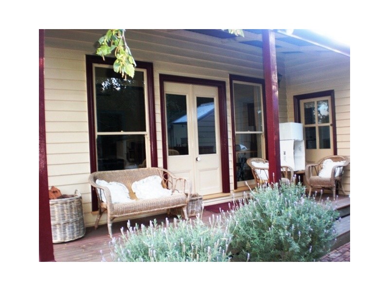 18 Waratah Street, Geelong West VIC 3218