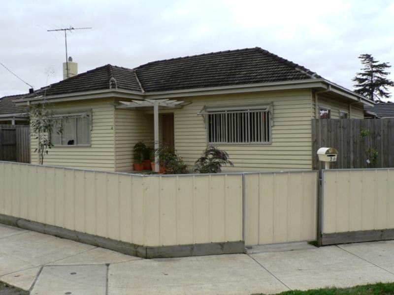 2 Rotherham Street, Belmont VIC 3216