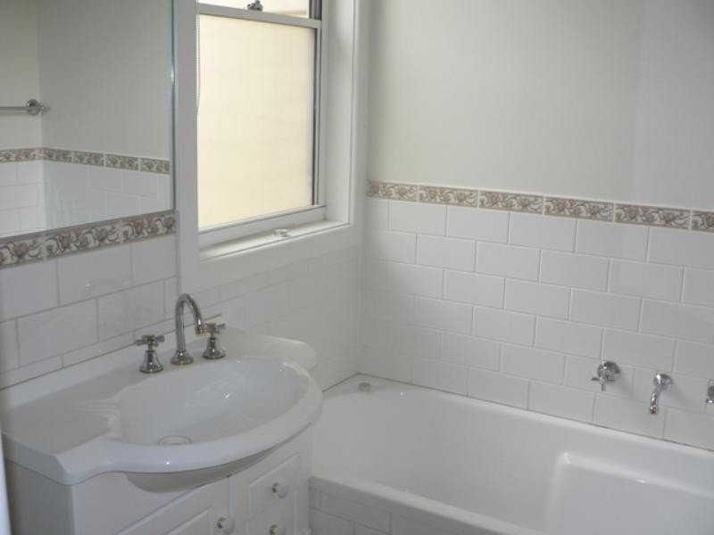 2 Rotherham Street, Belmont VIC 3216