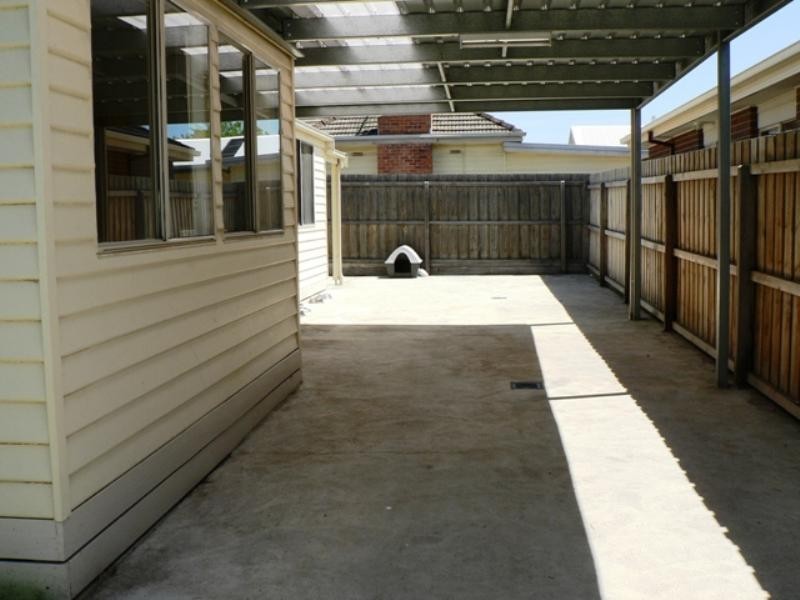 2 Rotherham Street, Belmont VIC 3216