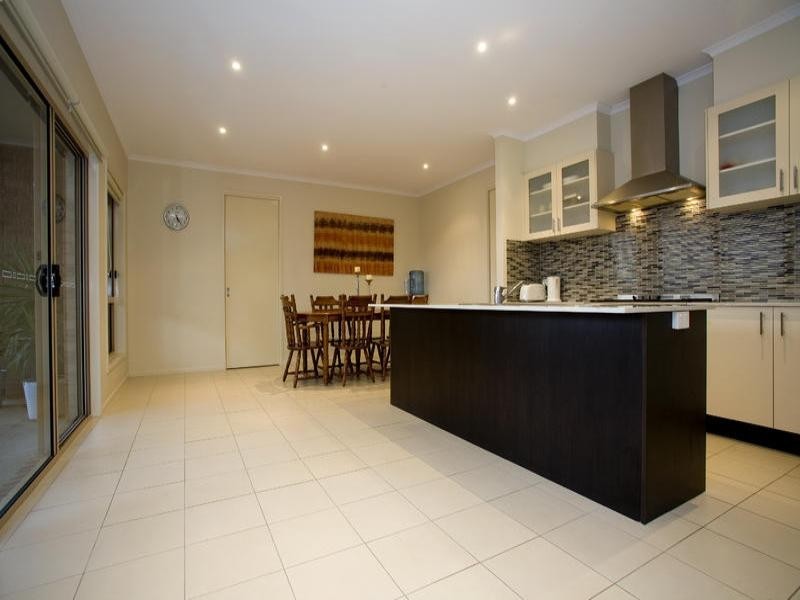 25 Haugh Street, Lovely Banks VIC 3221