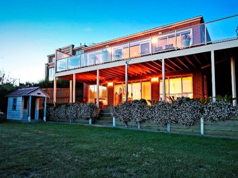 16 Palmerston Place, Highton VIC 3216