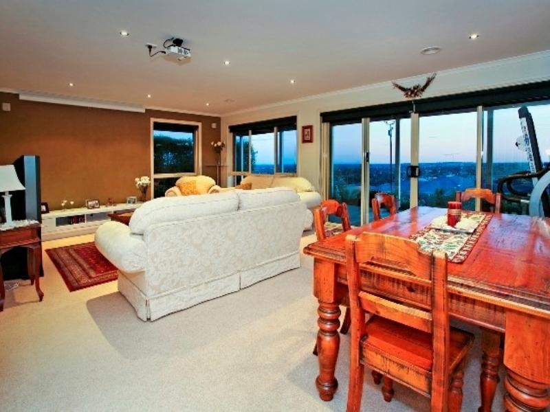 16 Palmerston Place, Highton VIC 3216