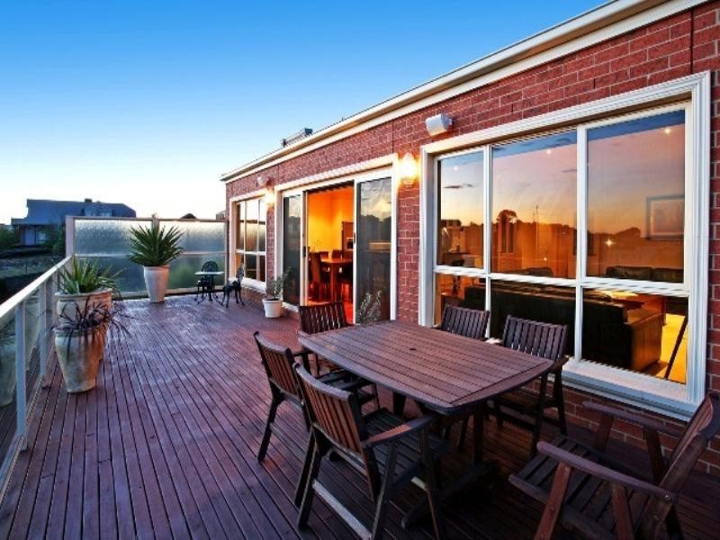 16 Palmerston Place, Highton VIC 3216