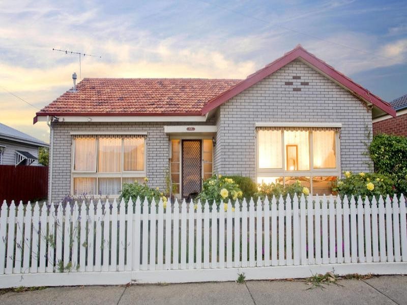 55 Saffron Street, Newtown VIC 3220