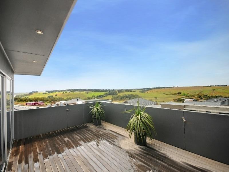 55 Ocean View Crescent, Torquay VIC 3228