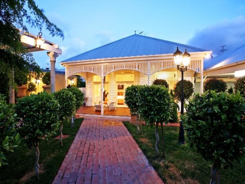 6 Normanby Street, East Geelong VIC 3219