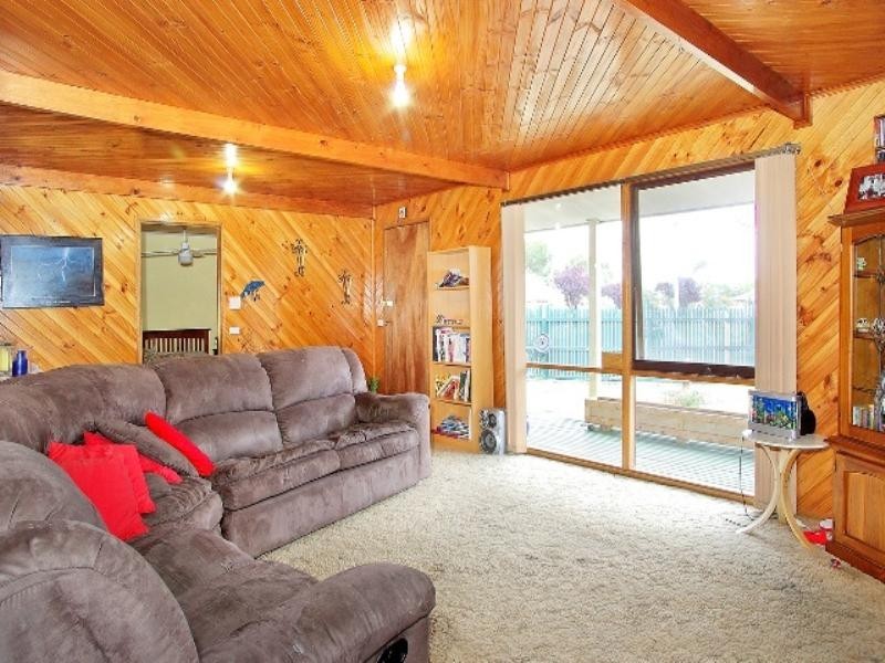 17 Amanda Avenue, Corio VIC 3214