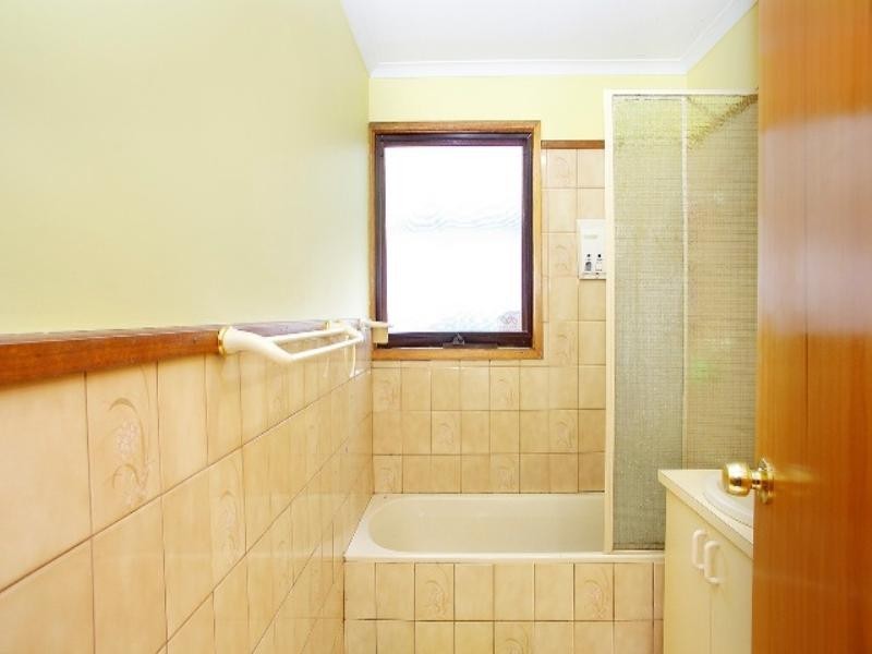 17 Amanda Avenue, Corio VIC 3214