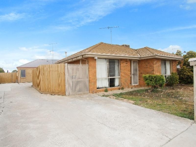 1/8 Norberry Court, Corio VIC 3214