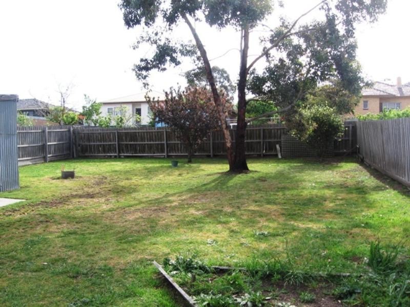 16 Griffen Street, Hamlyn Heights VIC 3215