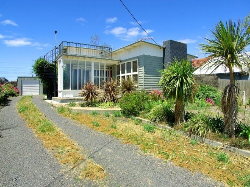 9 Hunt Road, Herne Hill VIC 3218