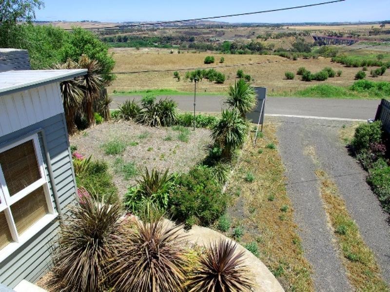 9 Hunt Road, Herne Hill VIC 3218