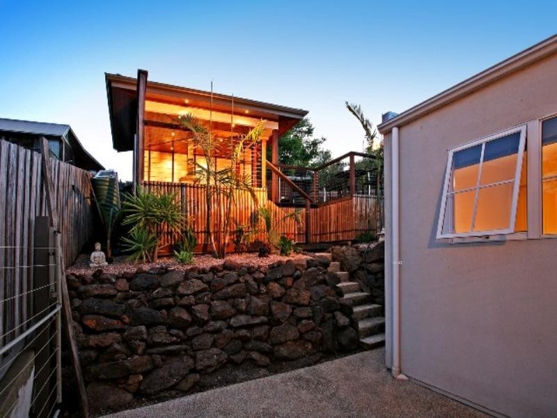 33 Queens Park Road, Highton VIC 3216