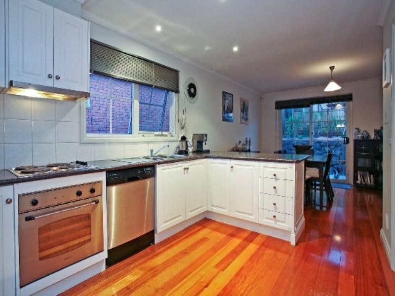 33 Queens Park Road, Highton VIC 3216