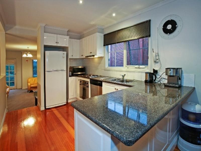 33 Queens Park Road, Highton VIC 3216