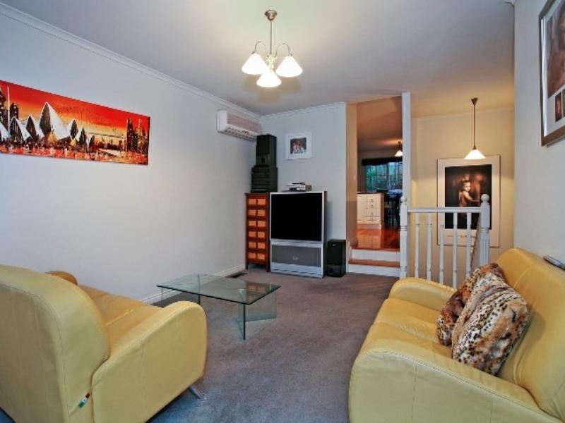 33 Queens Park Road, Highton VIC 3216