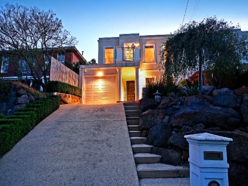 33 Queens Park Road, Highton VIC 3216