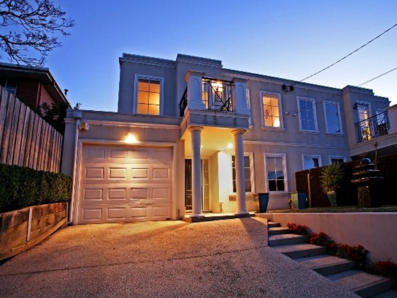 33 Queens Park Road, Highton VIC 3216