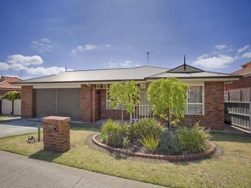 15 Hayes Court, Lovely Banks VIC 3221