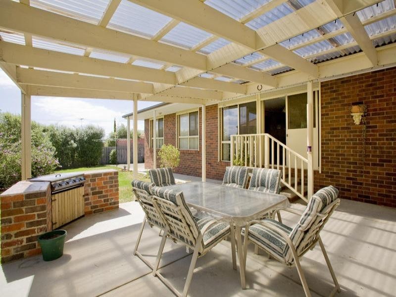 15 Hayes Court, Lovely Banks VIC 3221