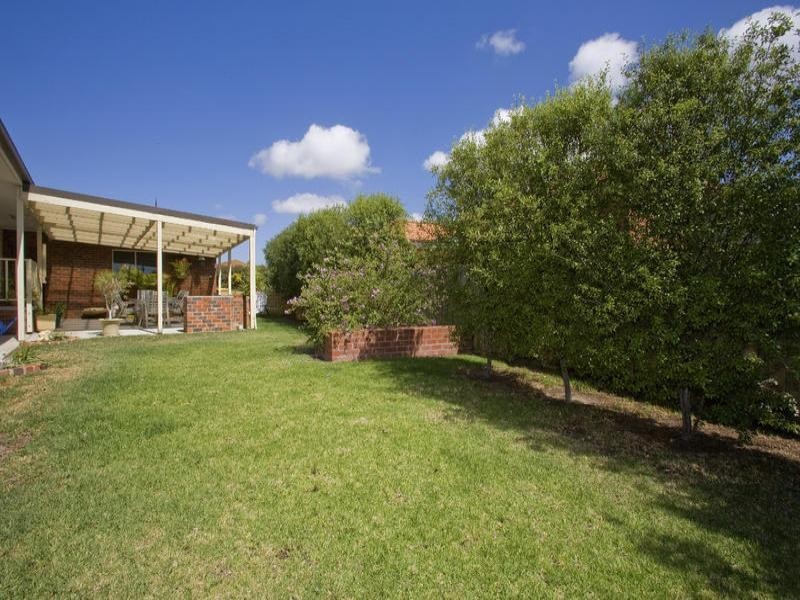 15 Hayes Court, Lovely Banks VIC 3221