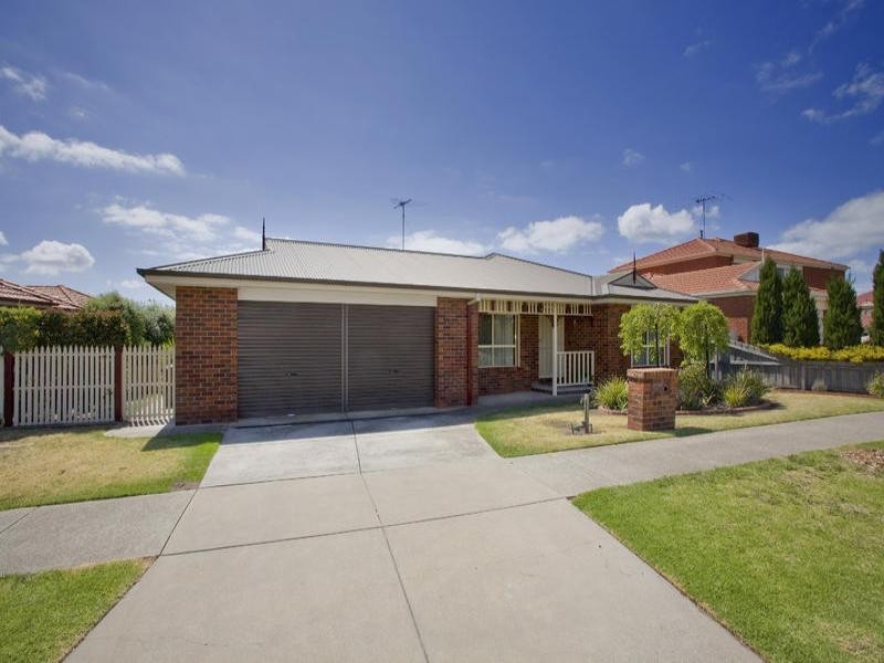 15 Hayes Court, Lovely Banks VIC 3221