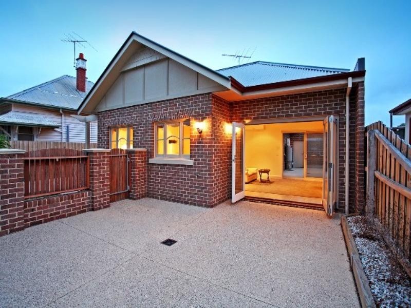 1/15 Sydenham Avenue, Manifold Heights VIC 3218