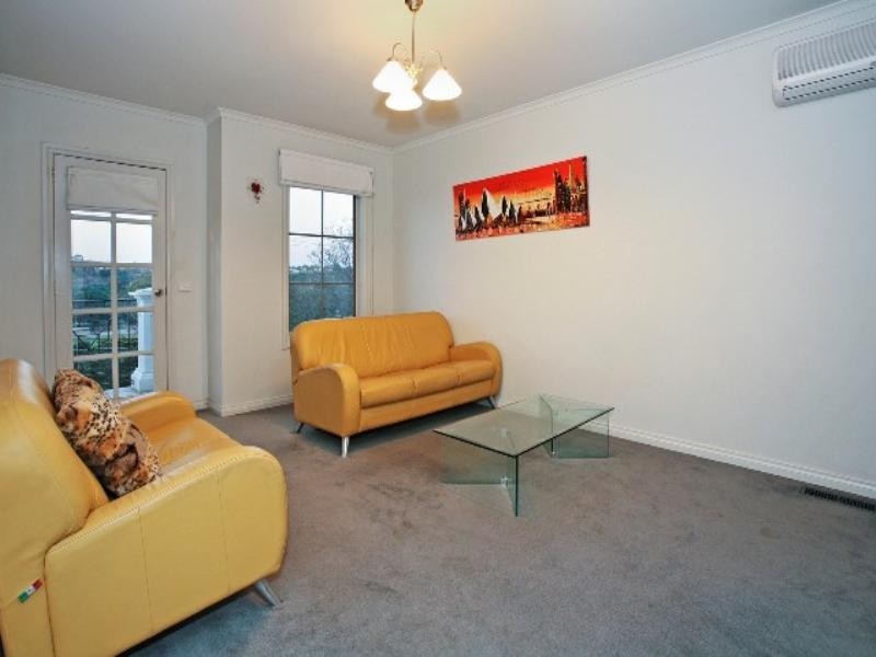 33 Queens Park Road, Highton VIC 3216