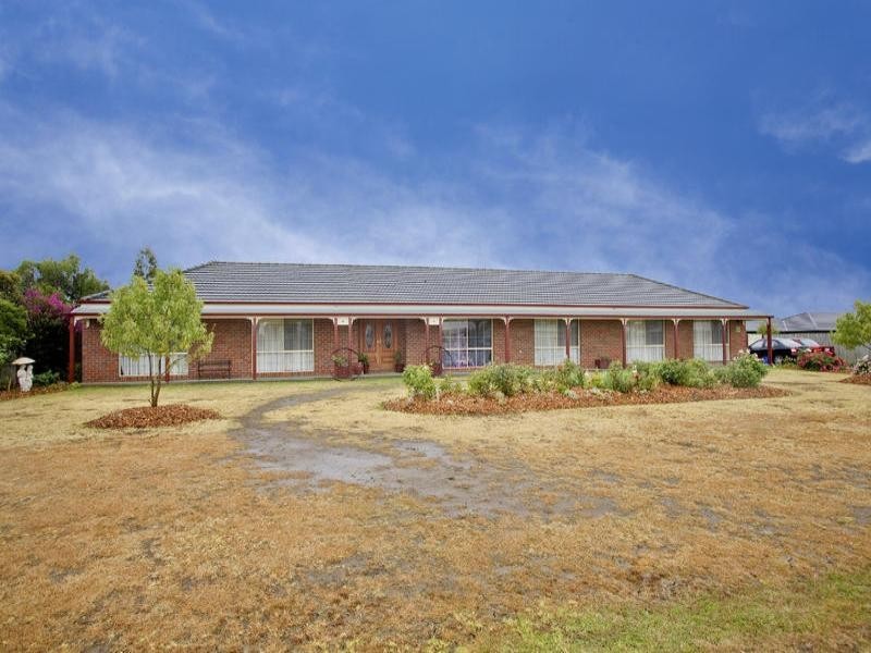 11-12 Oakwood Ridge, St Albans Park VIC 3219