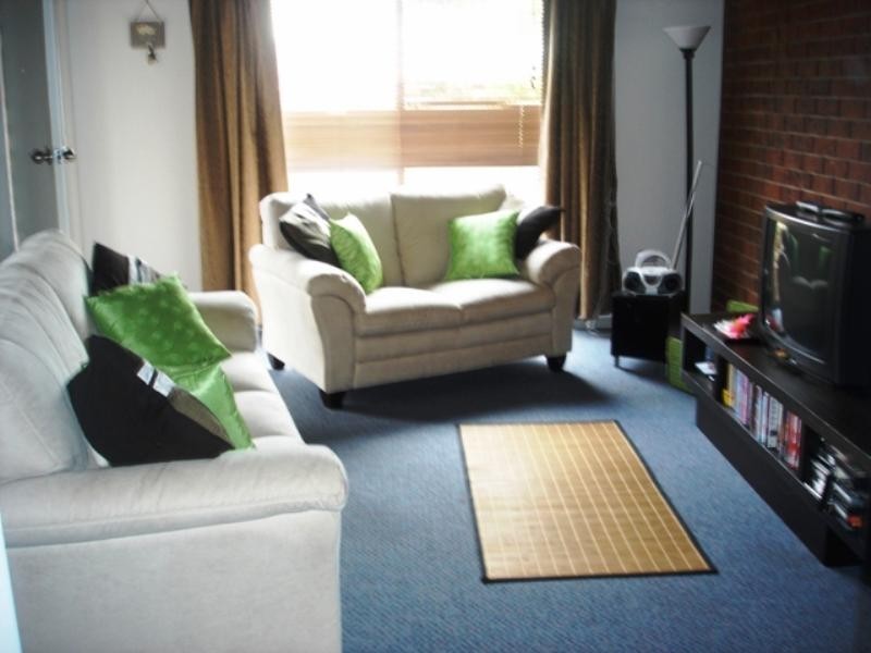 2/49 Oberon Drive, Belmont VIC 3216