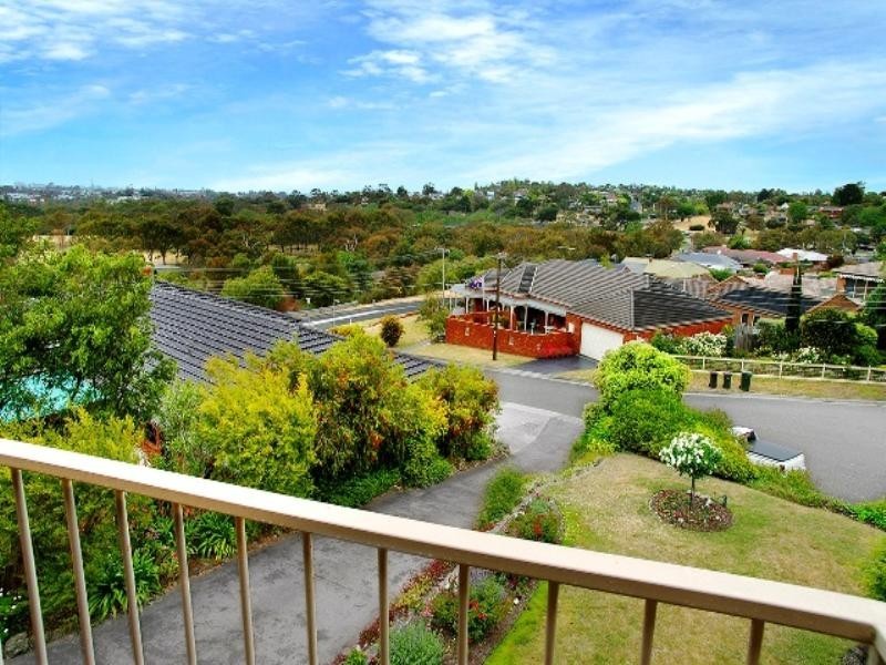 5 Standale Court, Highton VIC 3216