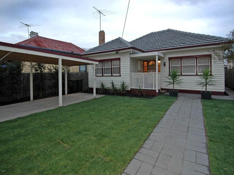 24 Breakwater Road, East Geelong VIC 3219