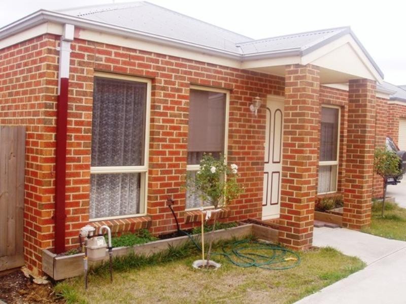 2/47 Rossack Drive, Waurn Ponds VIC 3216