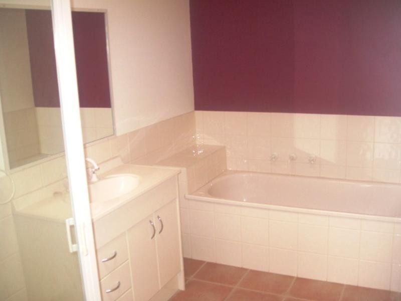 2/47 Rossack Drive, Waurn Ponds VIC 3216