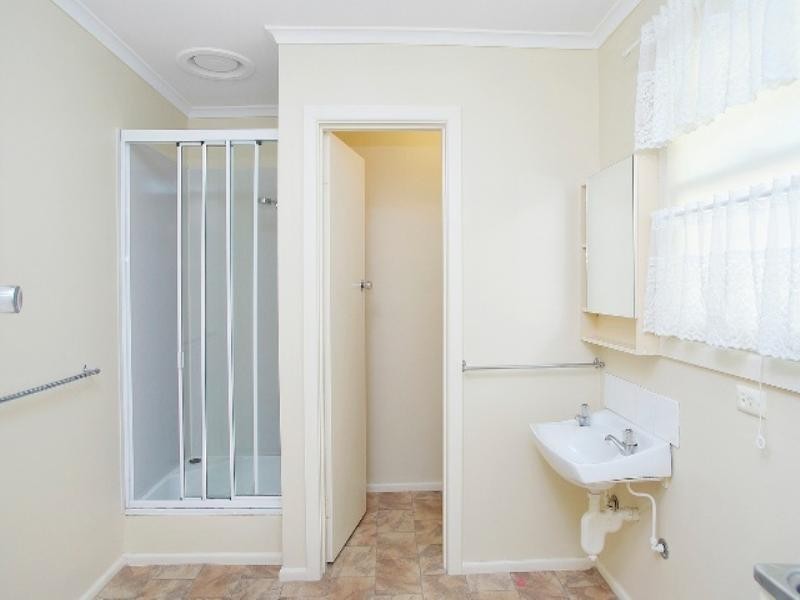 1-4/17 Carey Street, Hamlyn Heights VIC 3215