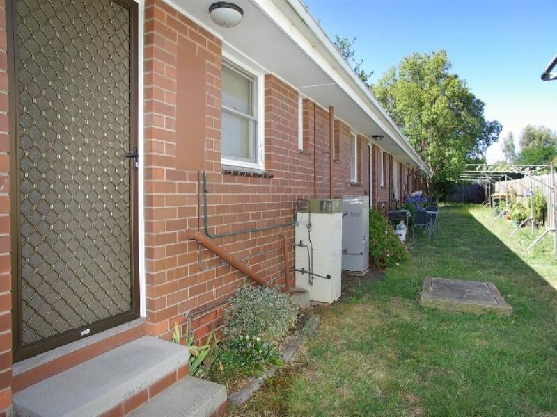 1-4/17 Carey Street, Hamlyn Heights VIC 3215