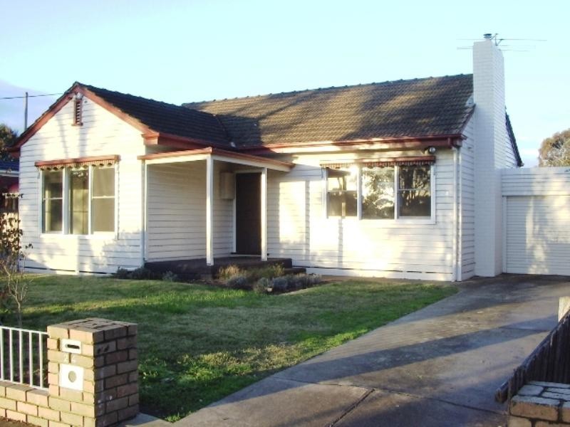 24 Edinburgh Avenue, Herne Hill VIC 3218