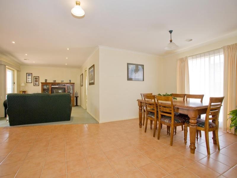 6 Acacia Lane, Waurn Ponds VIC 3216