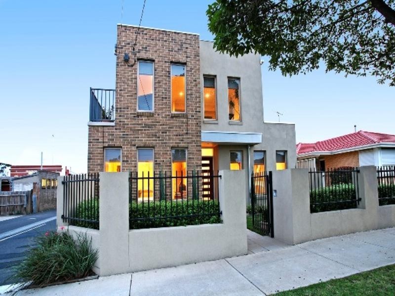 1 Saffron Street, Newtown VIC 3220