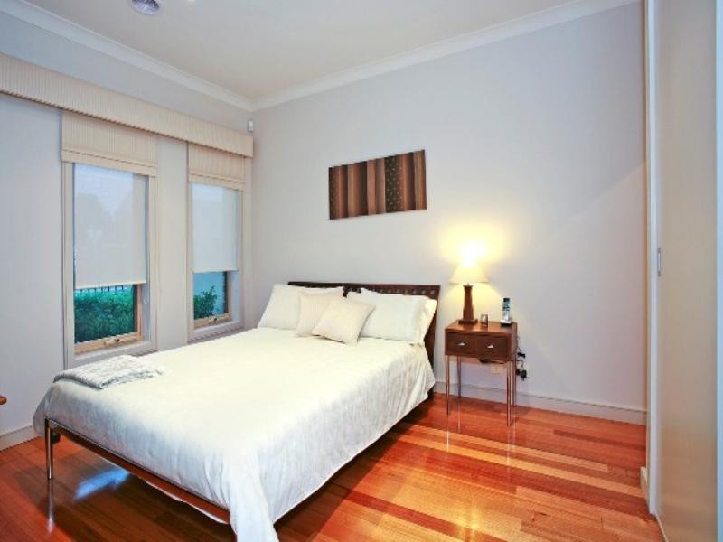 1 Saffron Street, Newtown VIC 3220