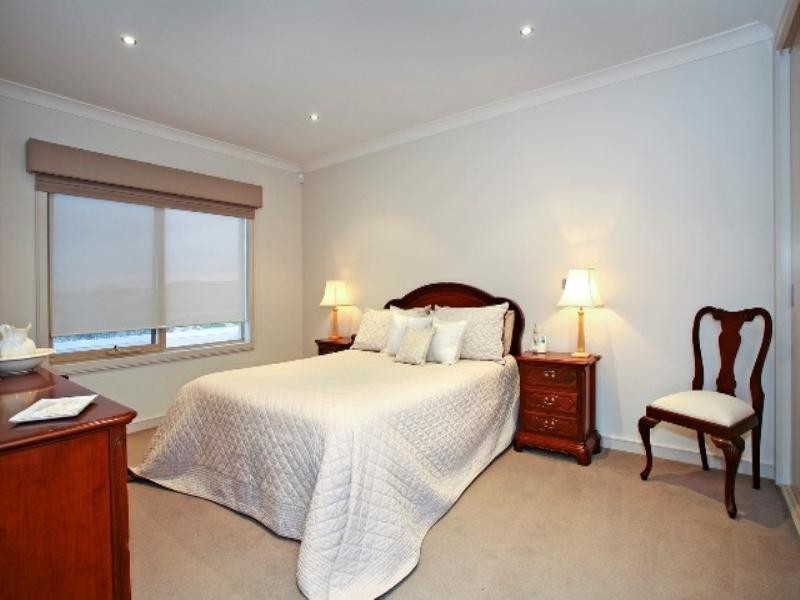 1 Saffron Street, Newtown VIC 3220