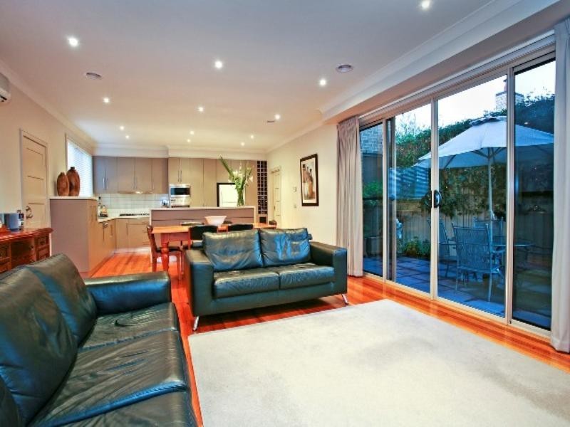 1 Saffron Street, Newtown VIC 3220