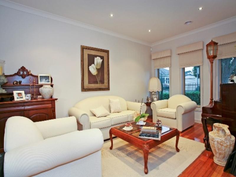 1 Saffron Street, Newtown VIC 3220