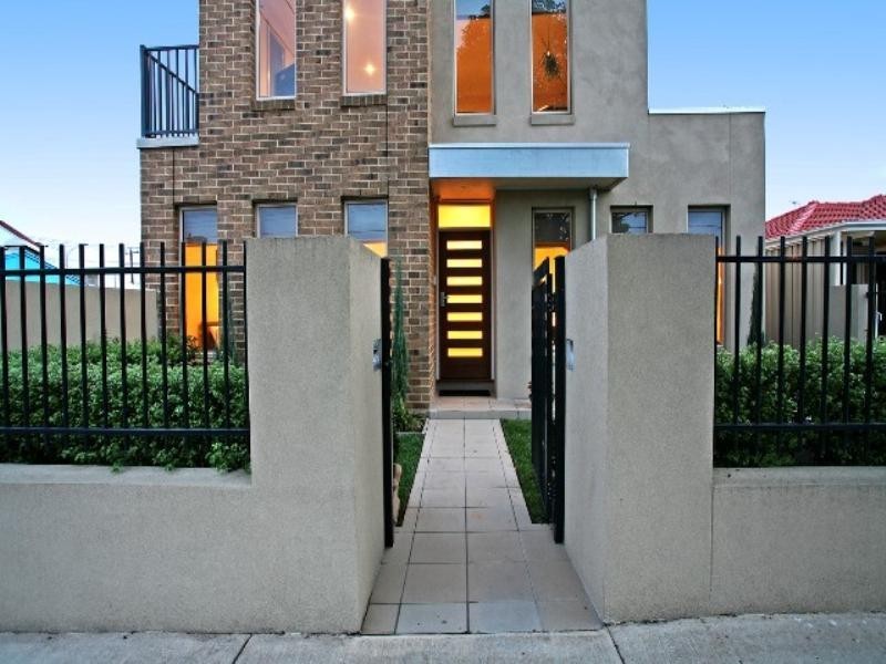 1 Saffron Street, Newtown VIC 3220