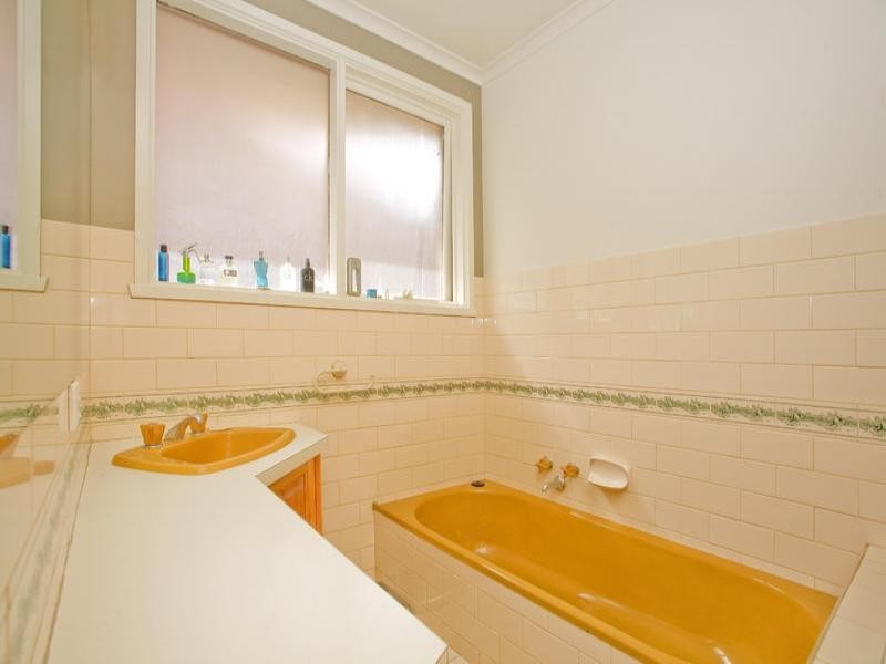 66 Newton Avenue, Bell Post Hill VIC 3215